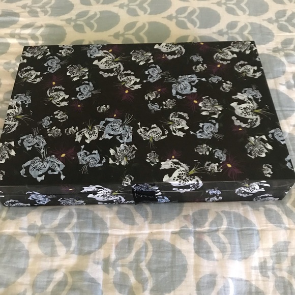 NARS Erdum collection vault box - Picture 7 of 8